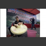 脱贫劳动技能赛----织斗笠