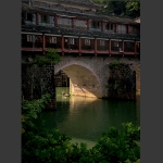 桥下摆渡人