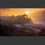 日照金山