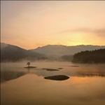 手机：<< 秋水长天 >>