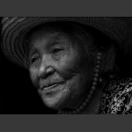 八十老妪人头肖像