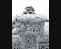 冰雪金殿