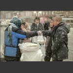 傍晚雪中街头