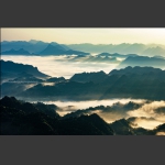 山峦晨曦