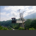 建设中的铁路桥