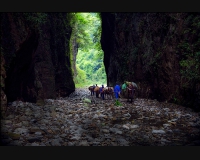 走出山门