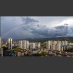 雨后城市彩虹