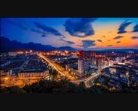 《庸城夜色》