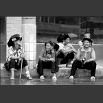 彝寨休闲时光