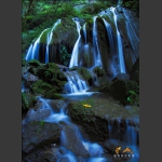 山涧溪流