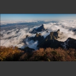 丛山峻岭