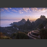 霞蔚天门山