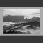 天门山水墨画