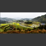 大山环抱的山村