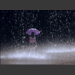 雨中女孩