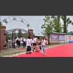 崇山小学来了支教大学生