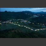 山村夜色