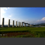 在建中的高铁高架桥