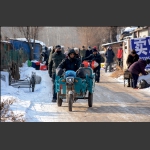 乡村赶集路上