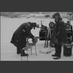 风雪伐锯人