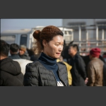 乡村骡马交易市场的女人