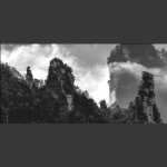 《云绕奇峰》