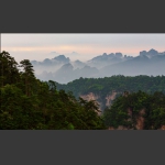 丛山峻岭