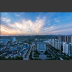 晚霞照新城