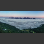 天门山下云海巨浪