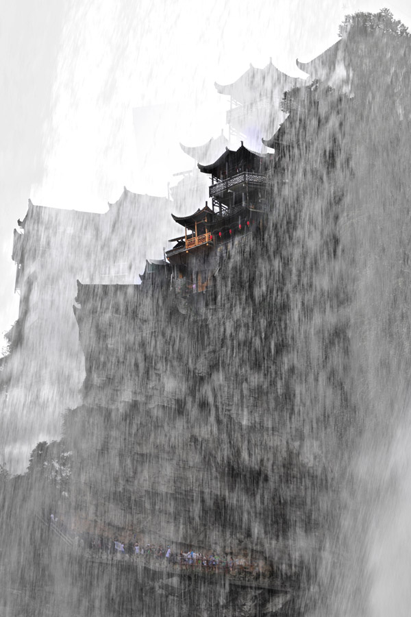 瀑映吊脚楼