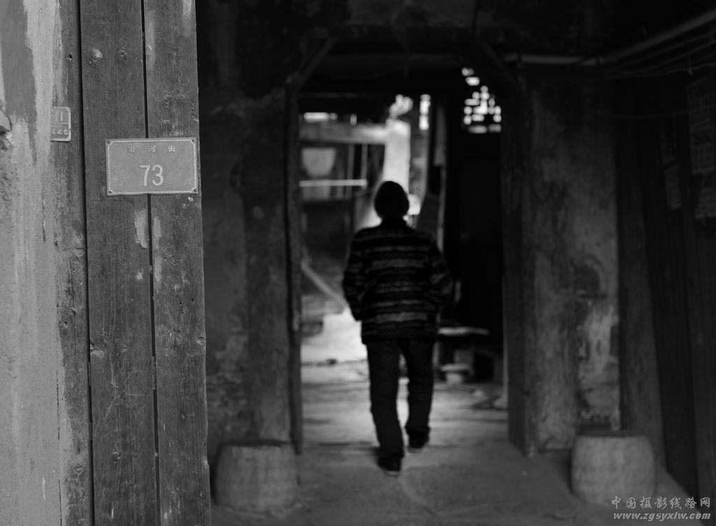 沿河街73