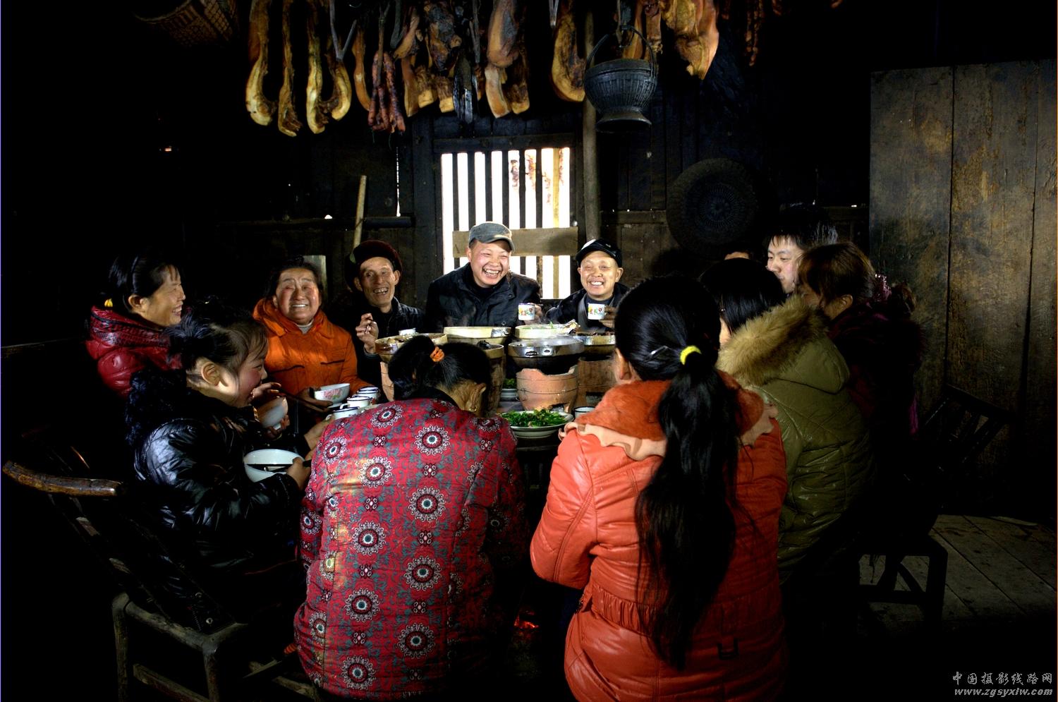 土家团年饭.3