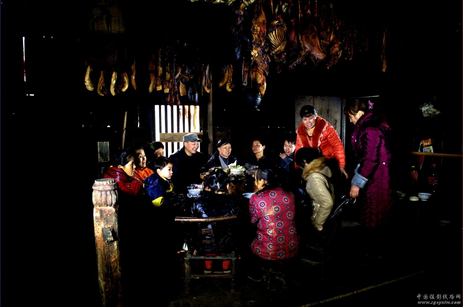 土家团年饭.1