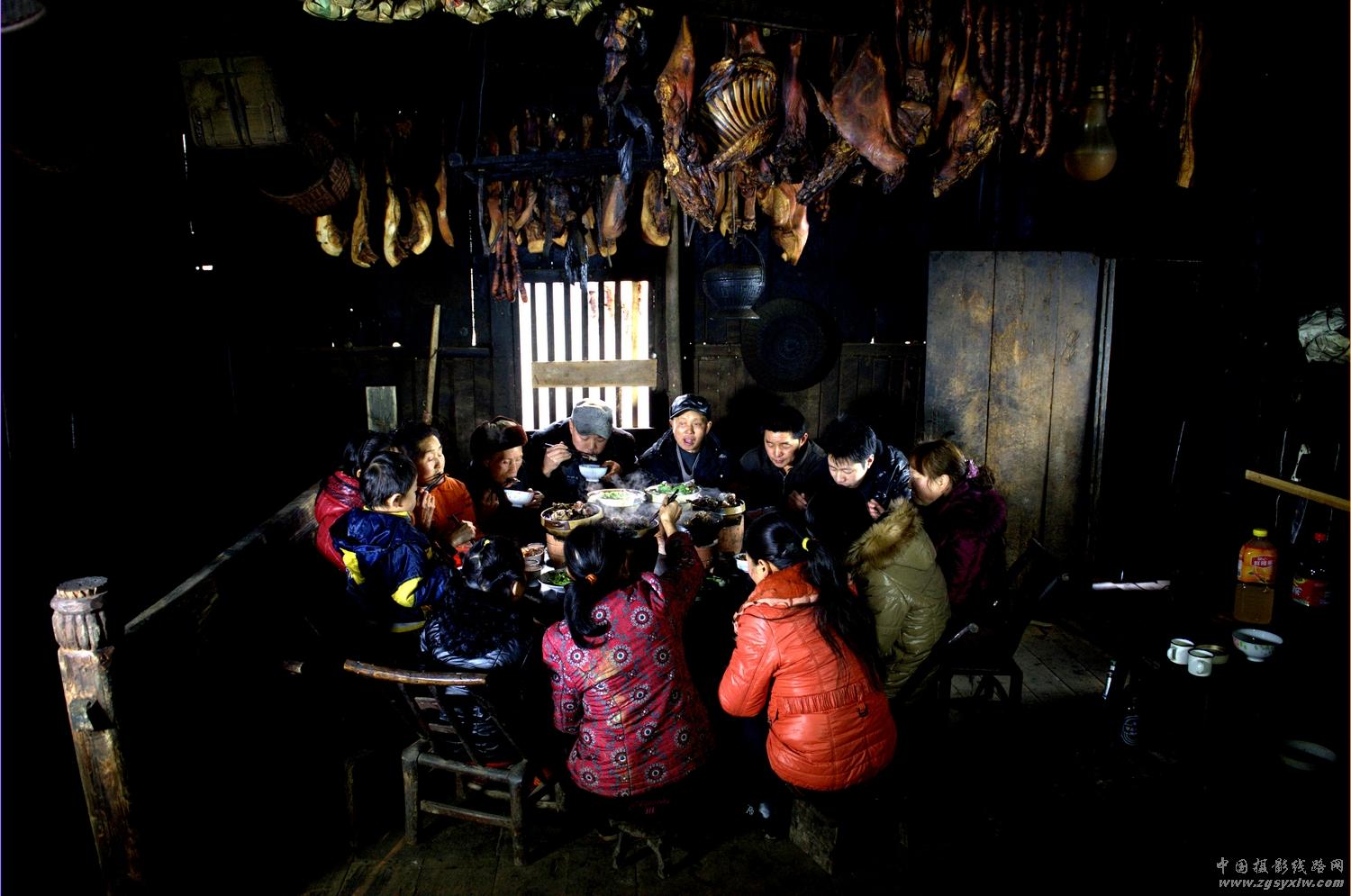 土家团年饭.2