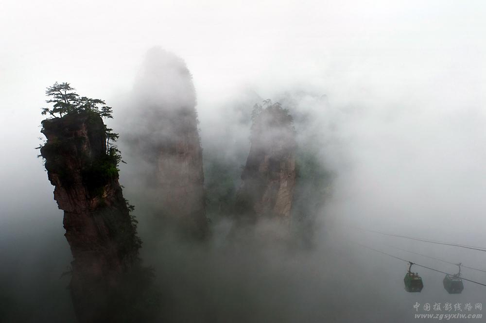 云蒸雾集黄石寨