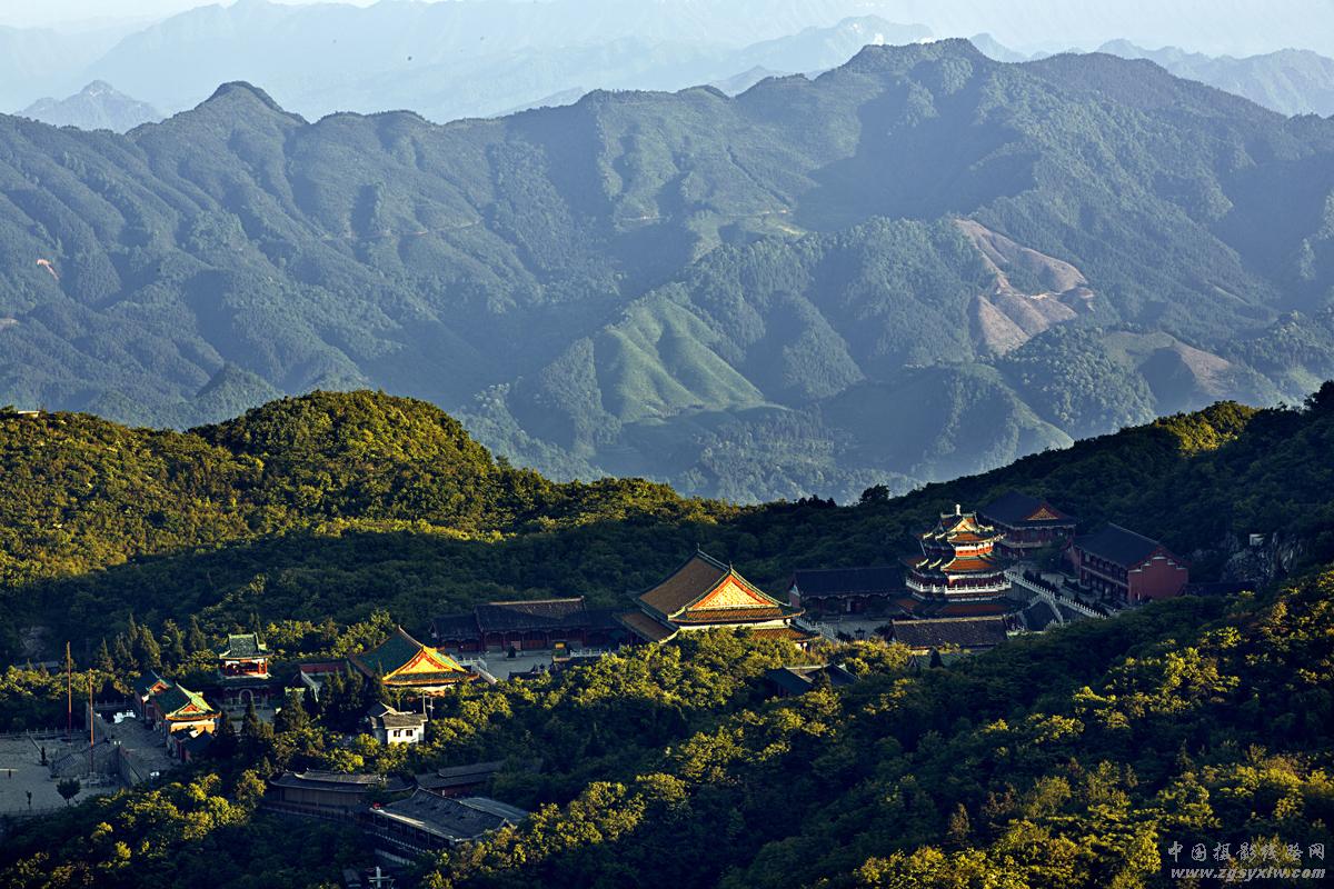 夕照天门山寺