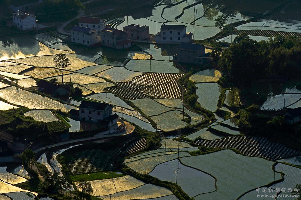 家园就在山脚下