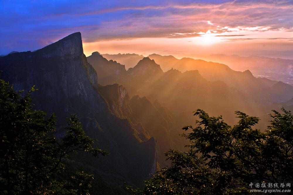 夕染天门山