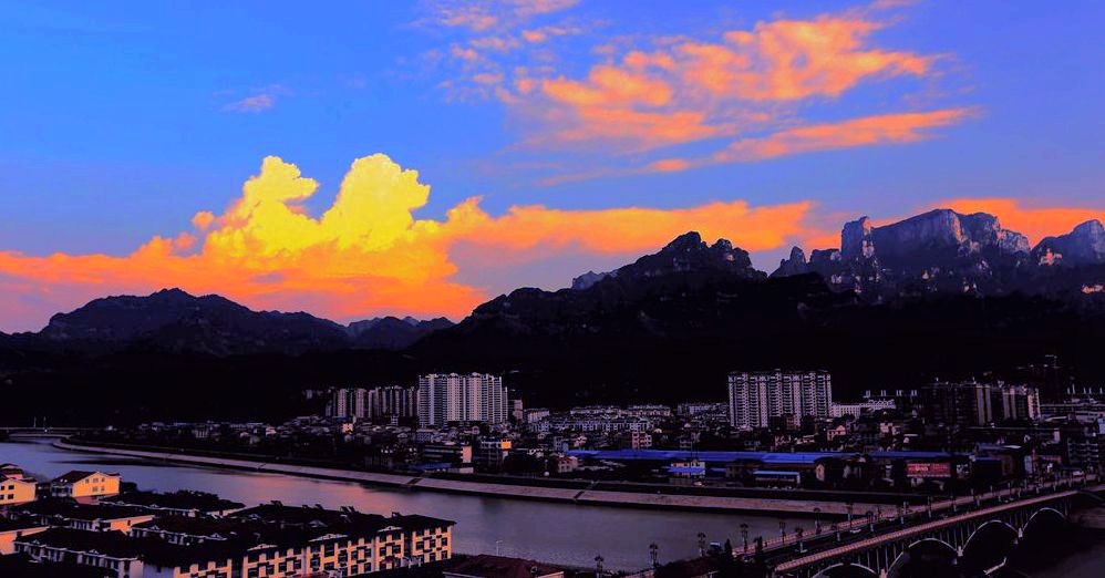 彩霞满天