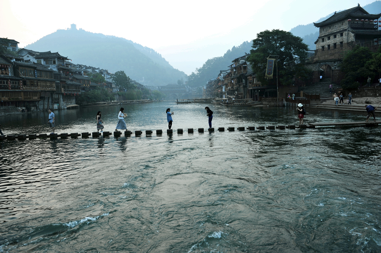 沱江的早晨.4