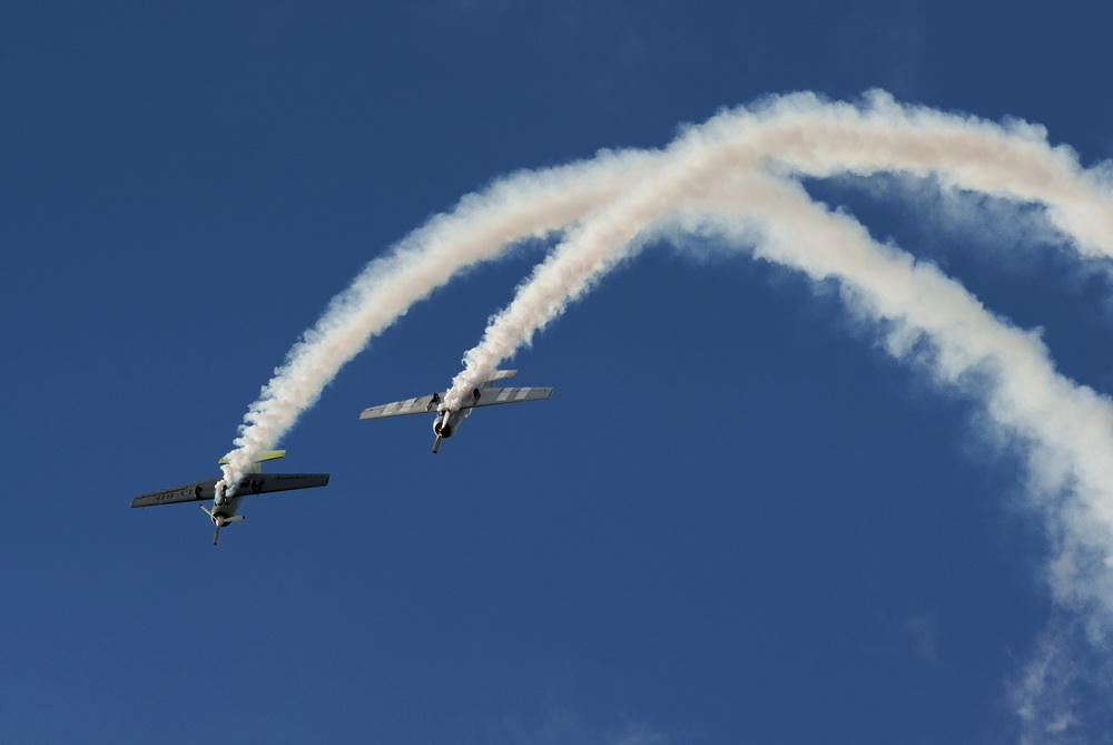仰飞长空