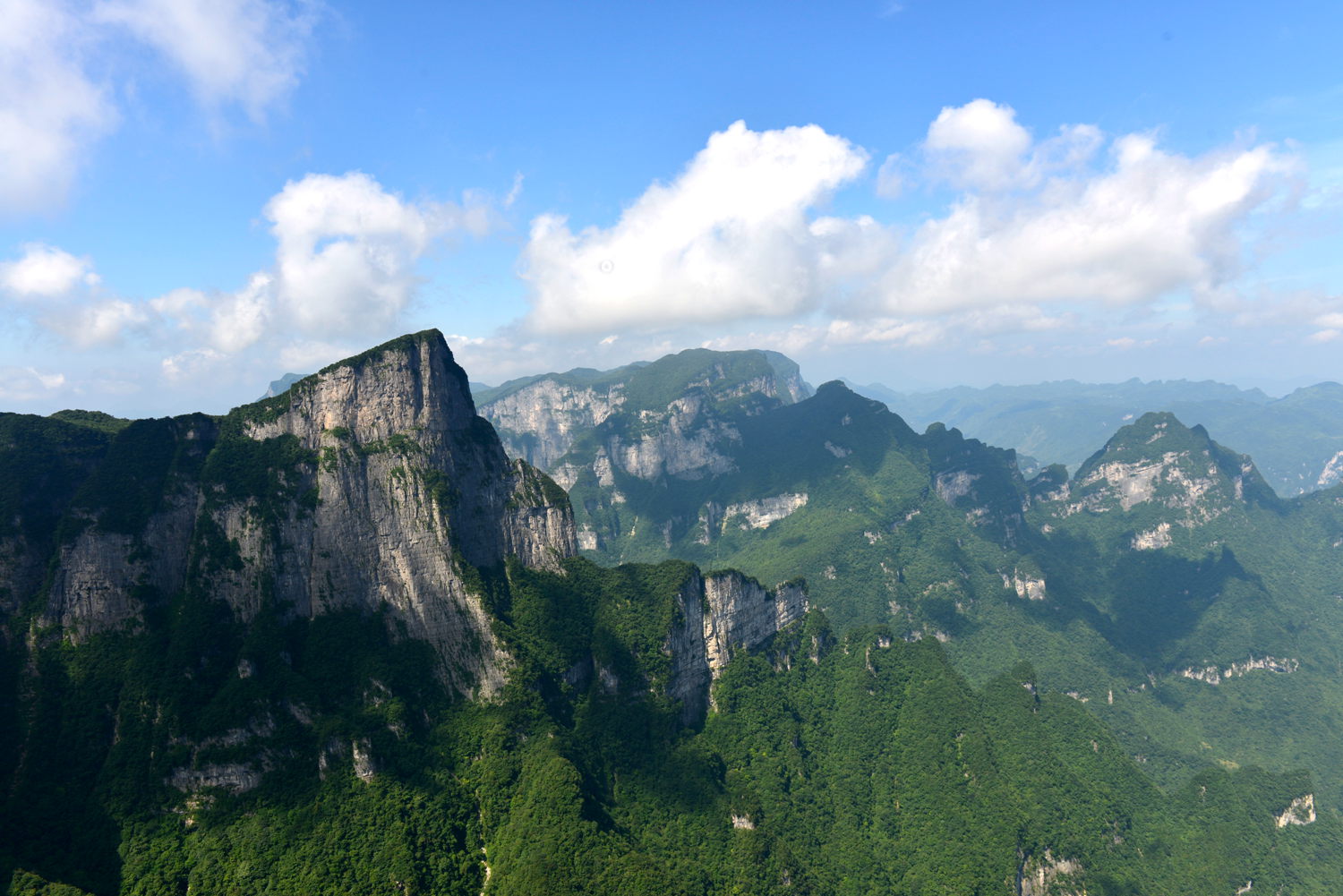山高云淡