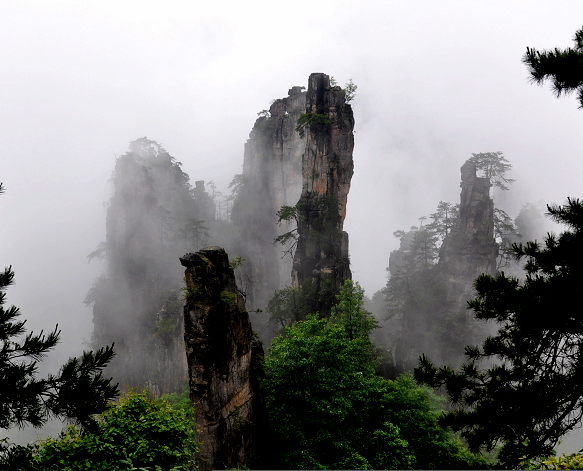 雾锁奇峰