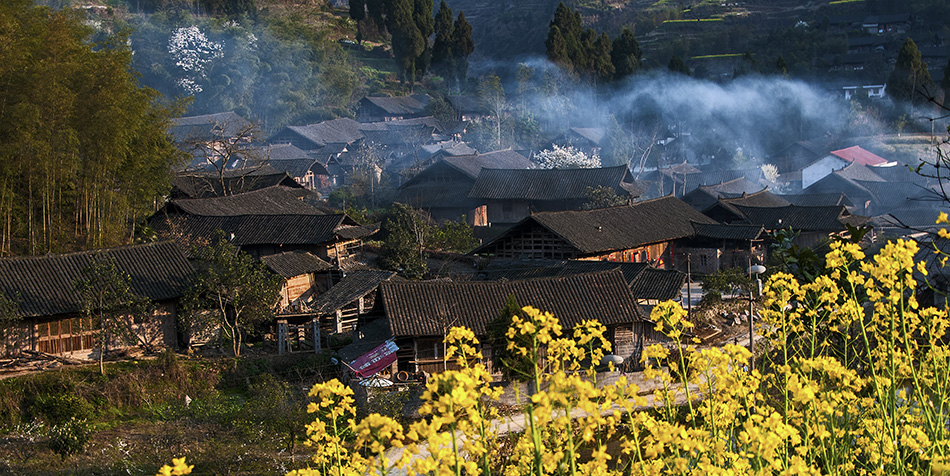 炊烟绕山乡