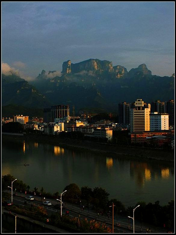 夕阳下的城市