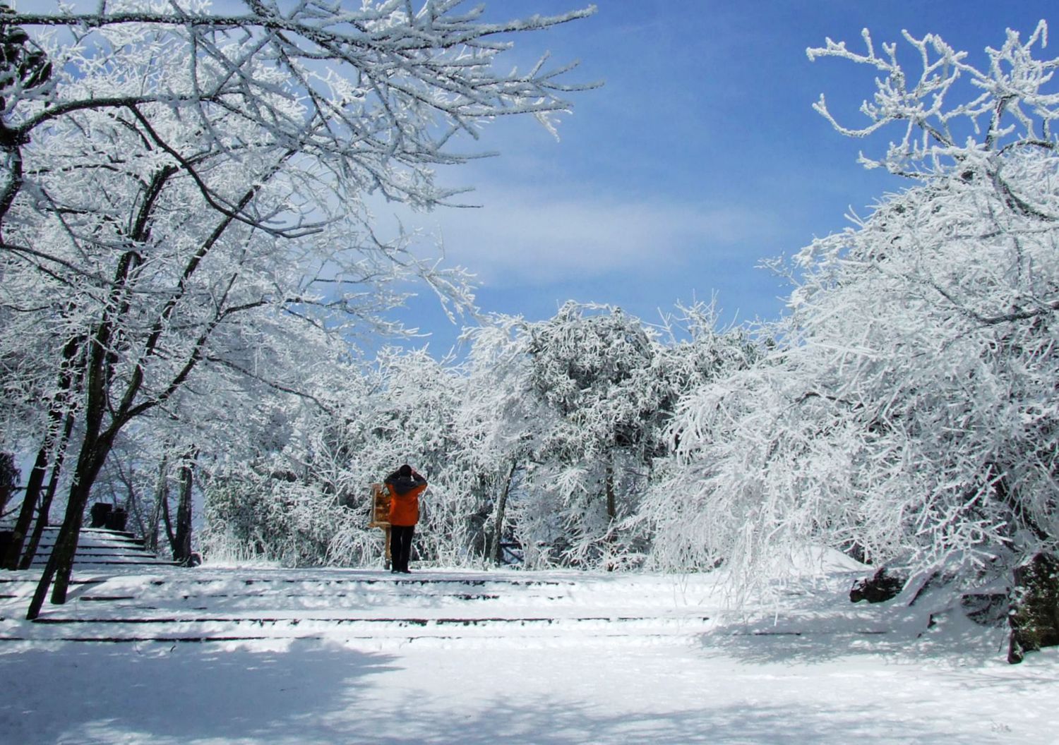 天门山雪