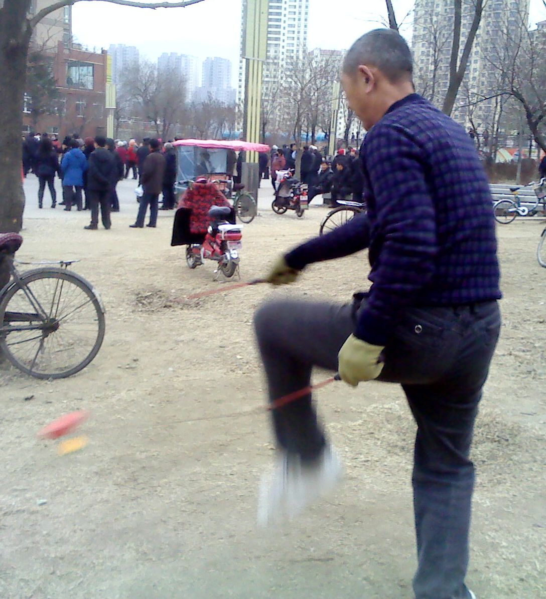 抖空竹