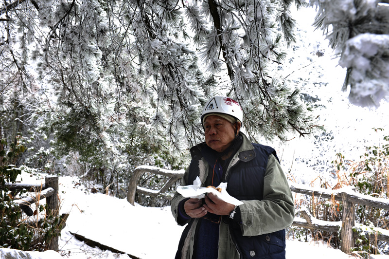 雪中午餐
