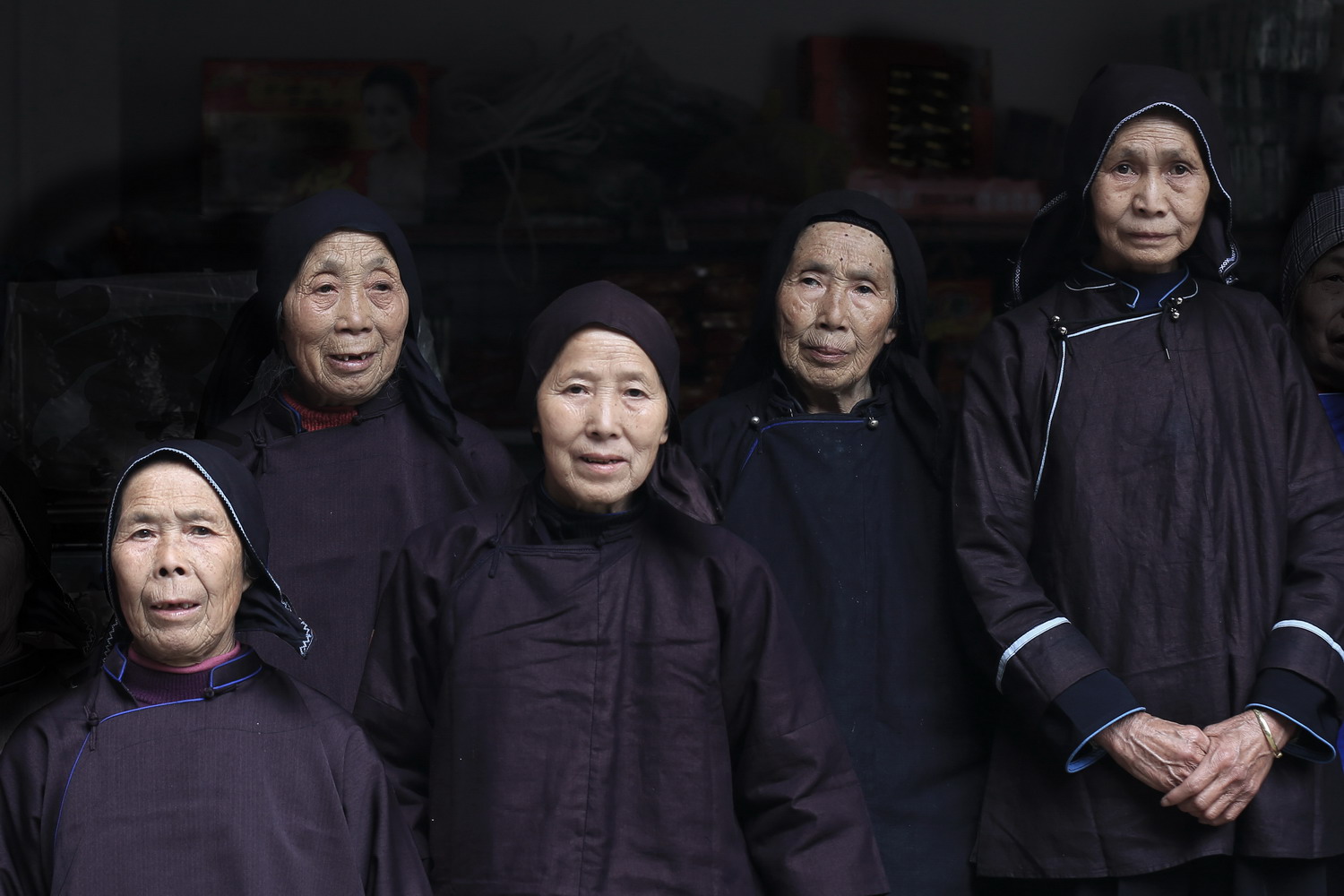 侗寨阿婆