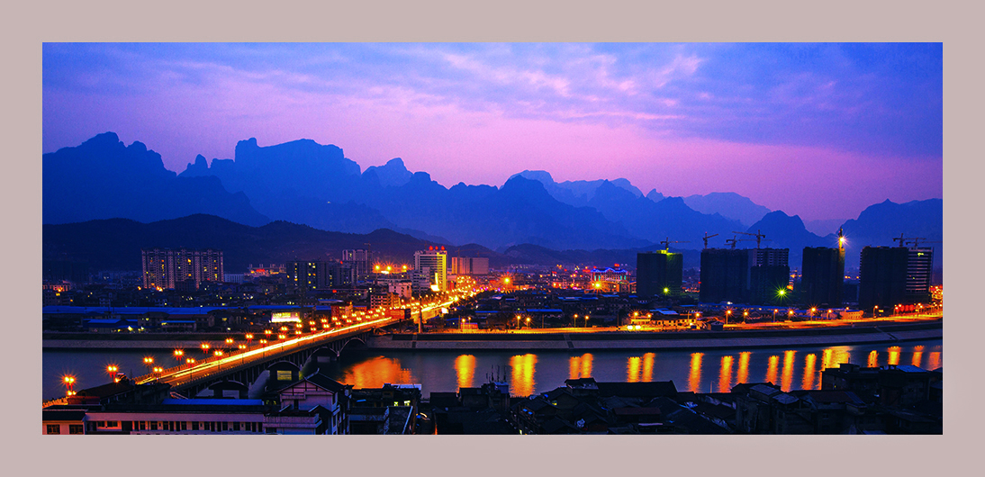 夜色中的澧水河